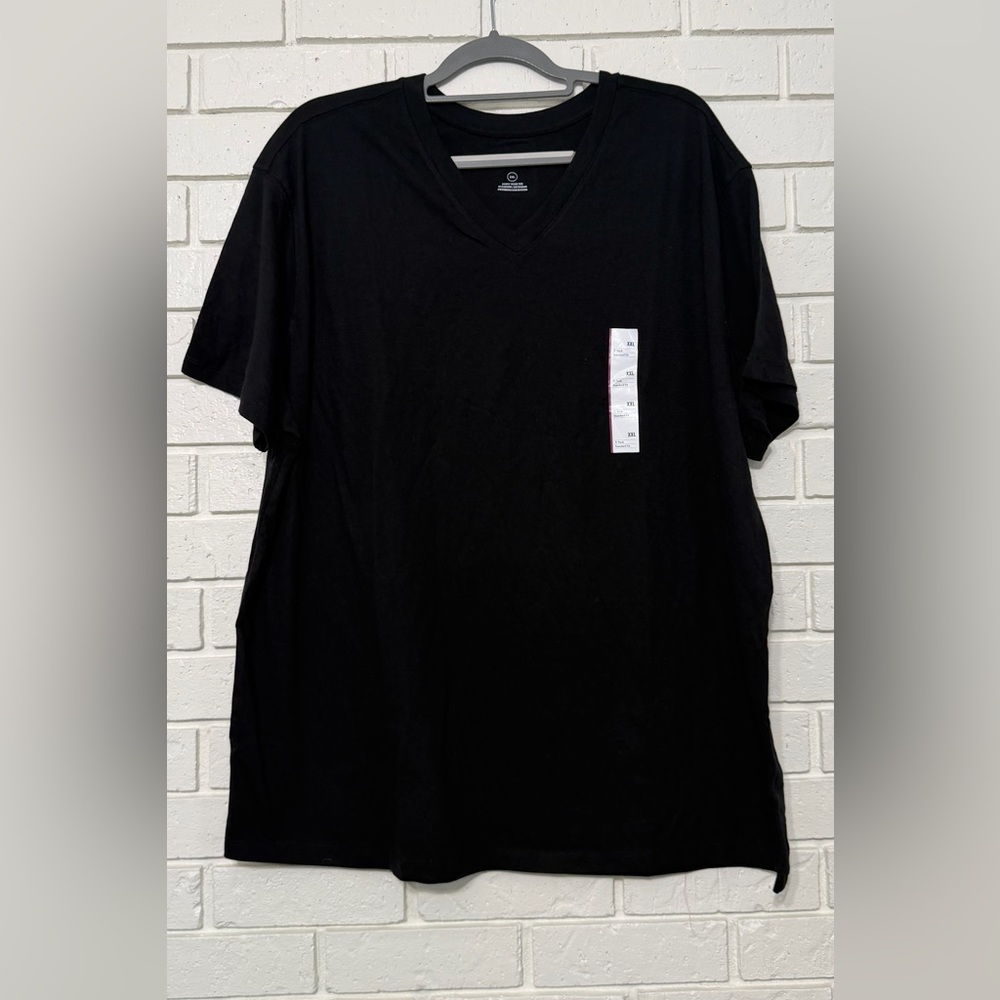 Men’s Goodfellow Black V-neck tee. Size XXL. NWT